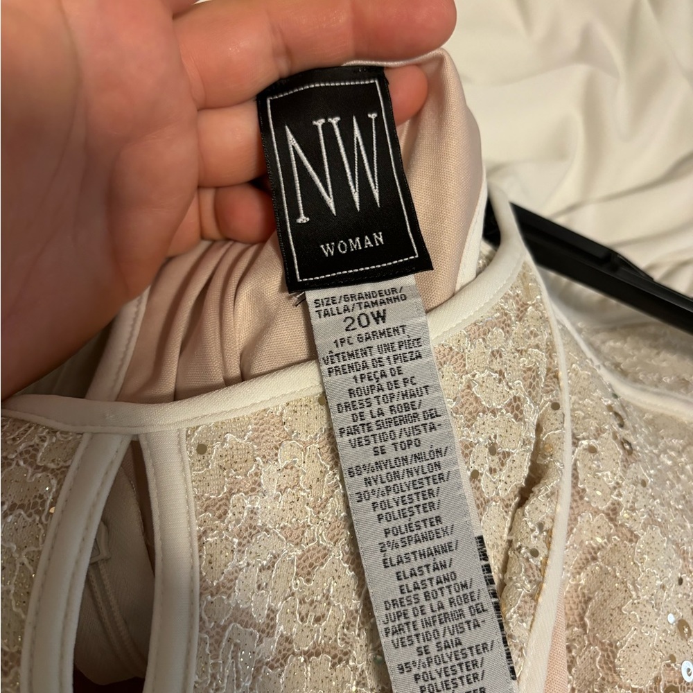 Cream/White Lace and Sequined Bodice Wedding Dress - Picture 5 of 5